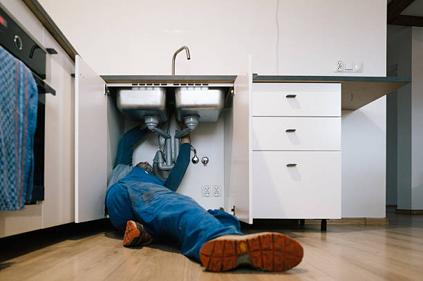 Professional Emergency Plumber technician working in Aguila, AZ